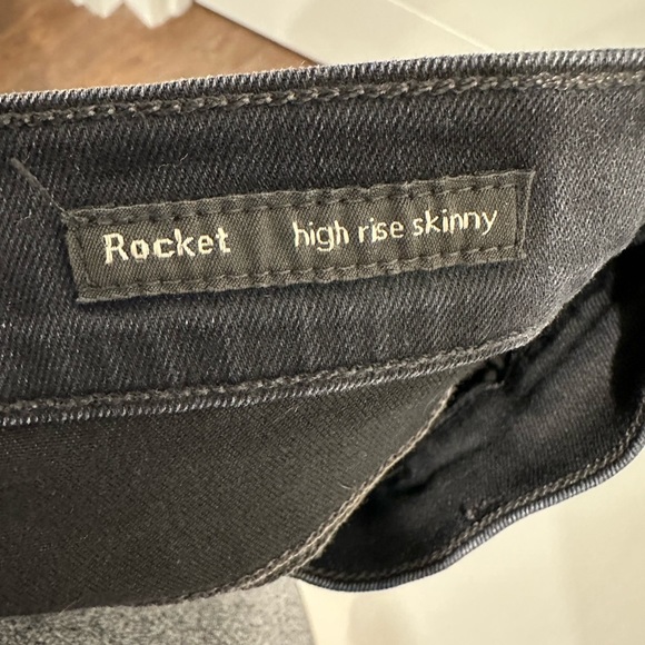 Citizens of humanity distressed dark grey/blk jeans. - Picture 5 of 5